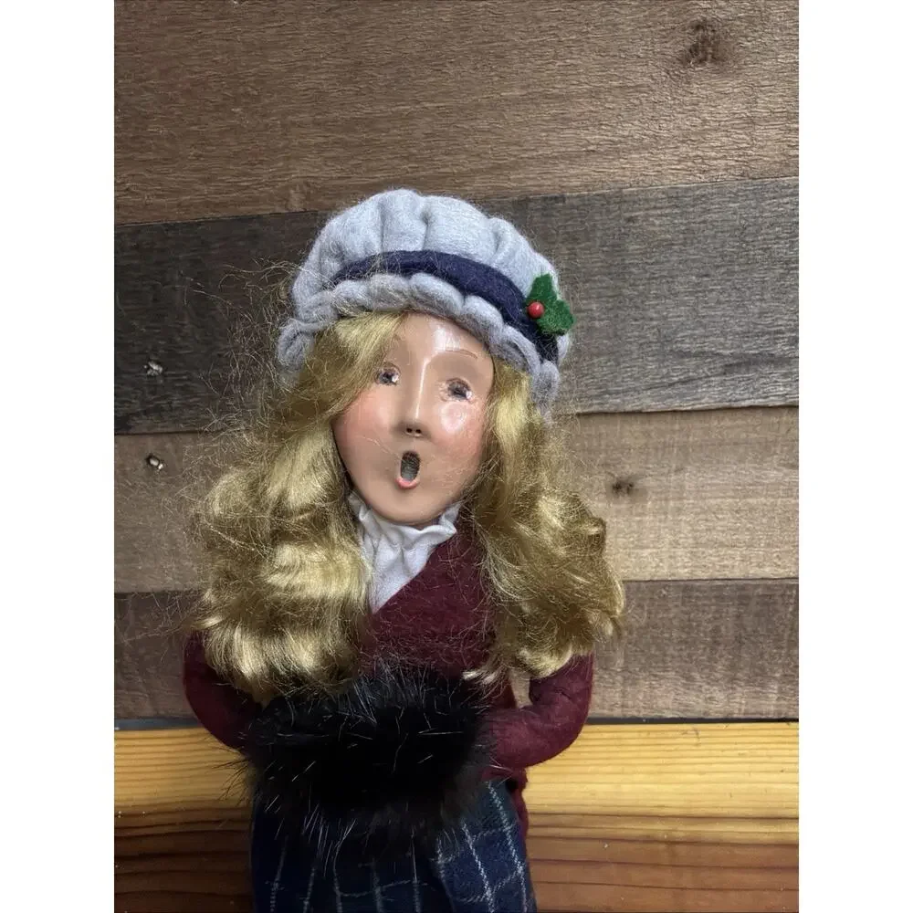 Byers Choice Carolers 1999 Traditional Adult Lady In Plaid Skirt Blonde Hair
